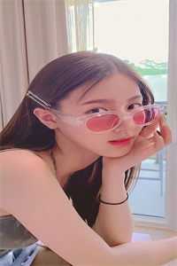重生后，选择跟妈妈的弟弟哭惨了李灏宇苏晴雪全集在线阅读下载