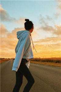 儿子在水里窒息挣扎时，游泳冠军的老婆在和白月光选泳衣：+结局许知年秦雨薇完结版免费阅读全本在线